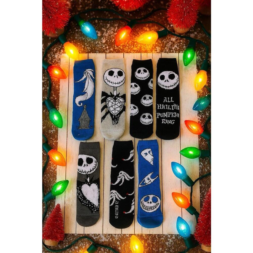 The Nightmare Before Christmas 7 Days of Fuzzy Cozy Socks Men’s 6–12 NWT